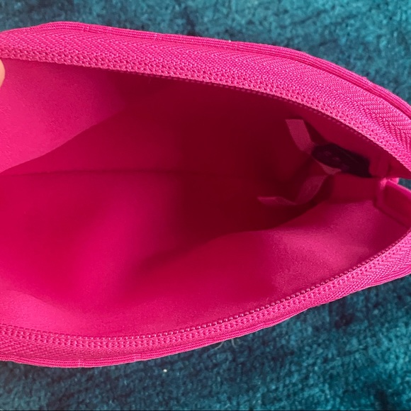 Marc by Marc Jacobs magenta makeup pouch - Picture 5 of 5